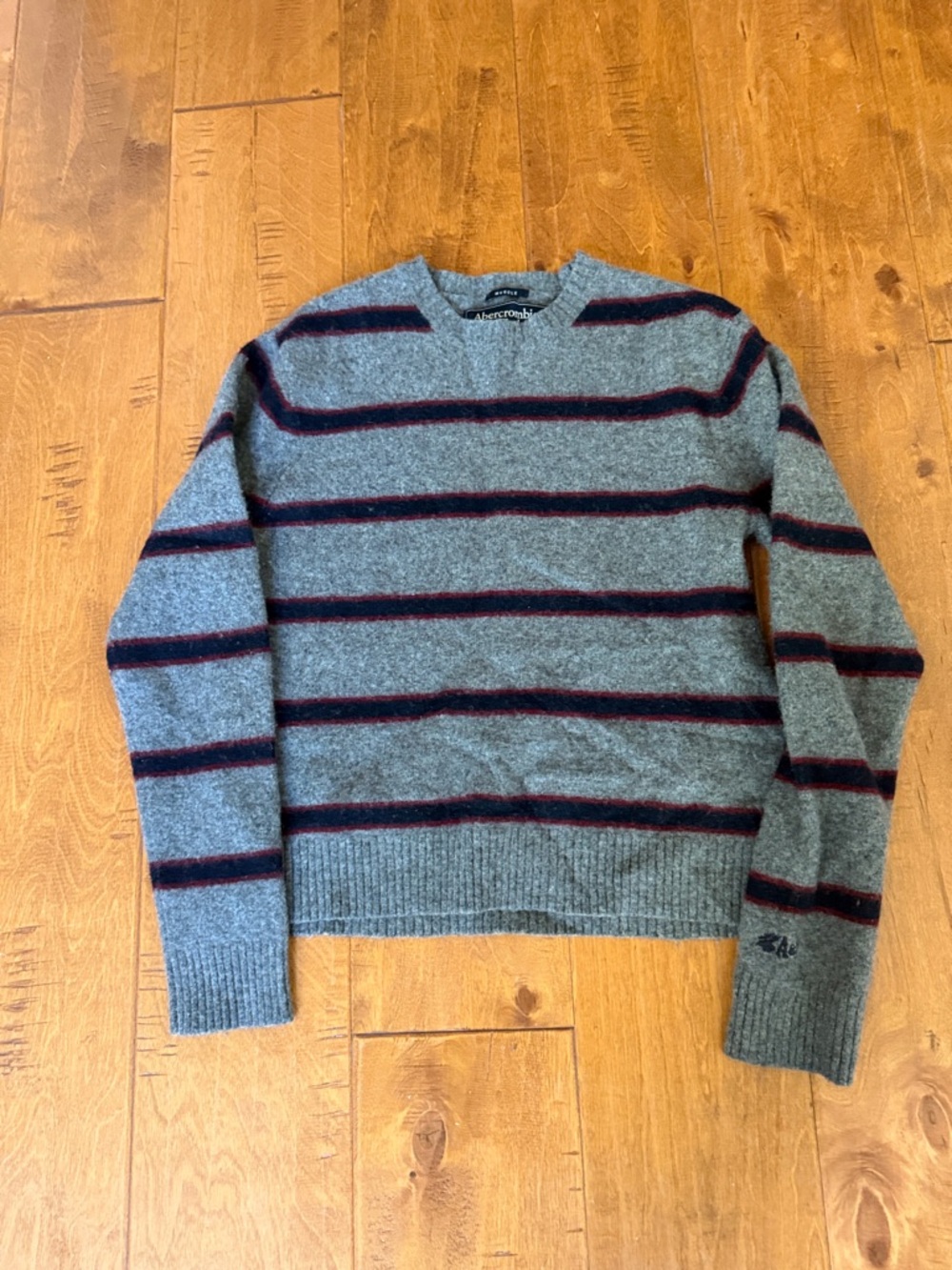 Abercrombie & Fitch Gray Crewneck wool Sweater with Navy and Burgundy Stripes